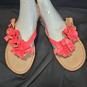 BOC NWOT Coral Floral Sandals sz 7 with Dimensional Embellishments